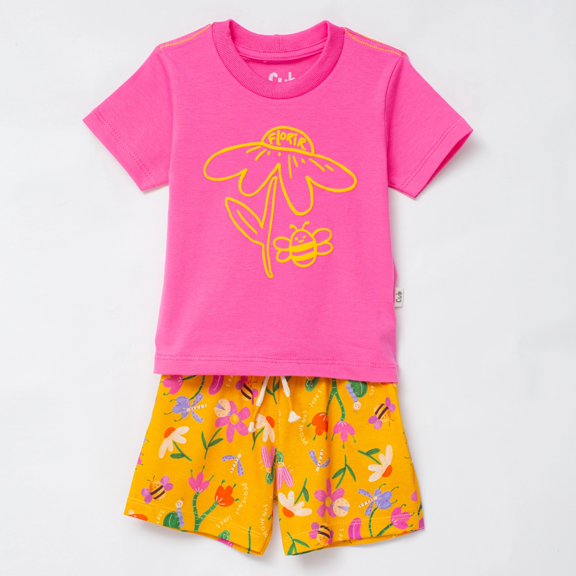 Conjunto Manga Curta Estampa Pequenos Seres